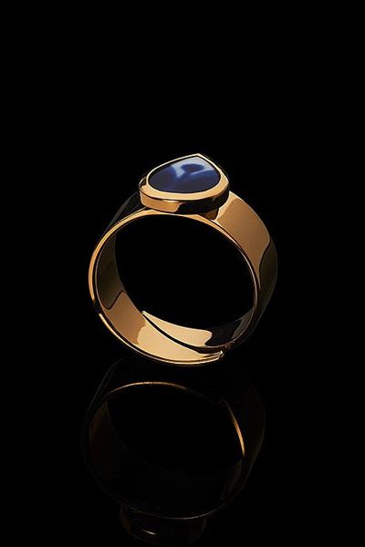 Mon Amie Golden Petite Droppe Ring - Scandinavian Design Jewelry - Sagen Sweden