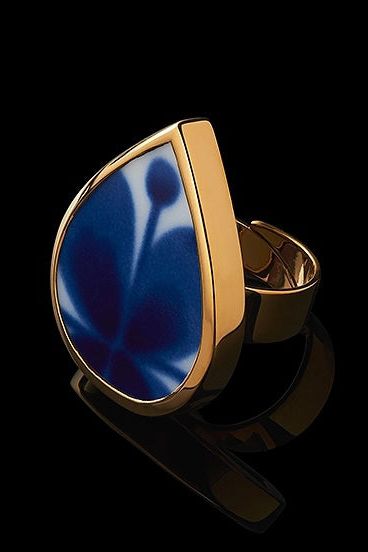 Mon Amie Golden Droppe Ring - Scandinavian Design Jewelry - Sagen Sweden